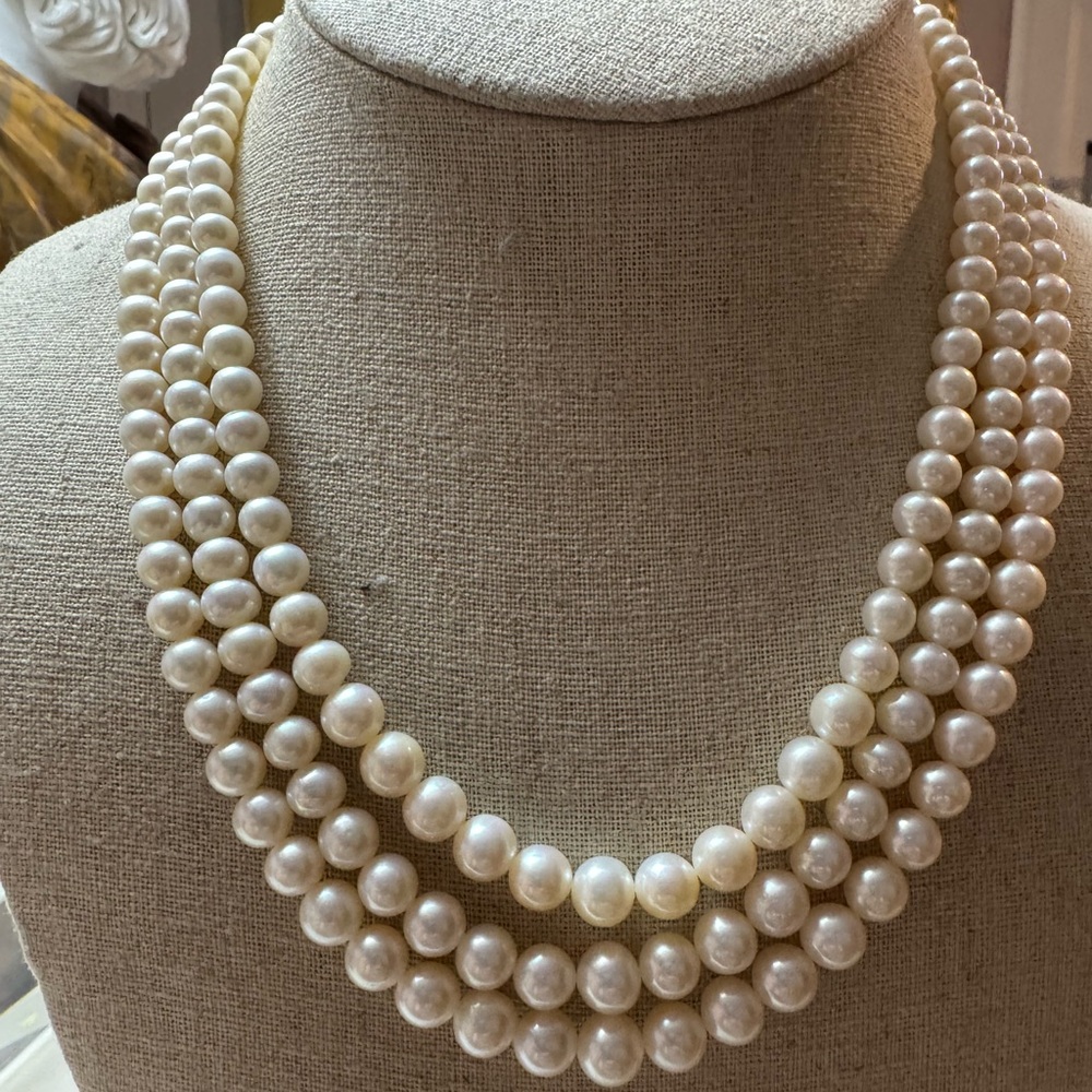14k Gold Clasp 3-Strand Freshwater Pearl Necklace stunning refined.